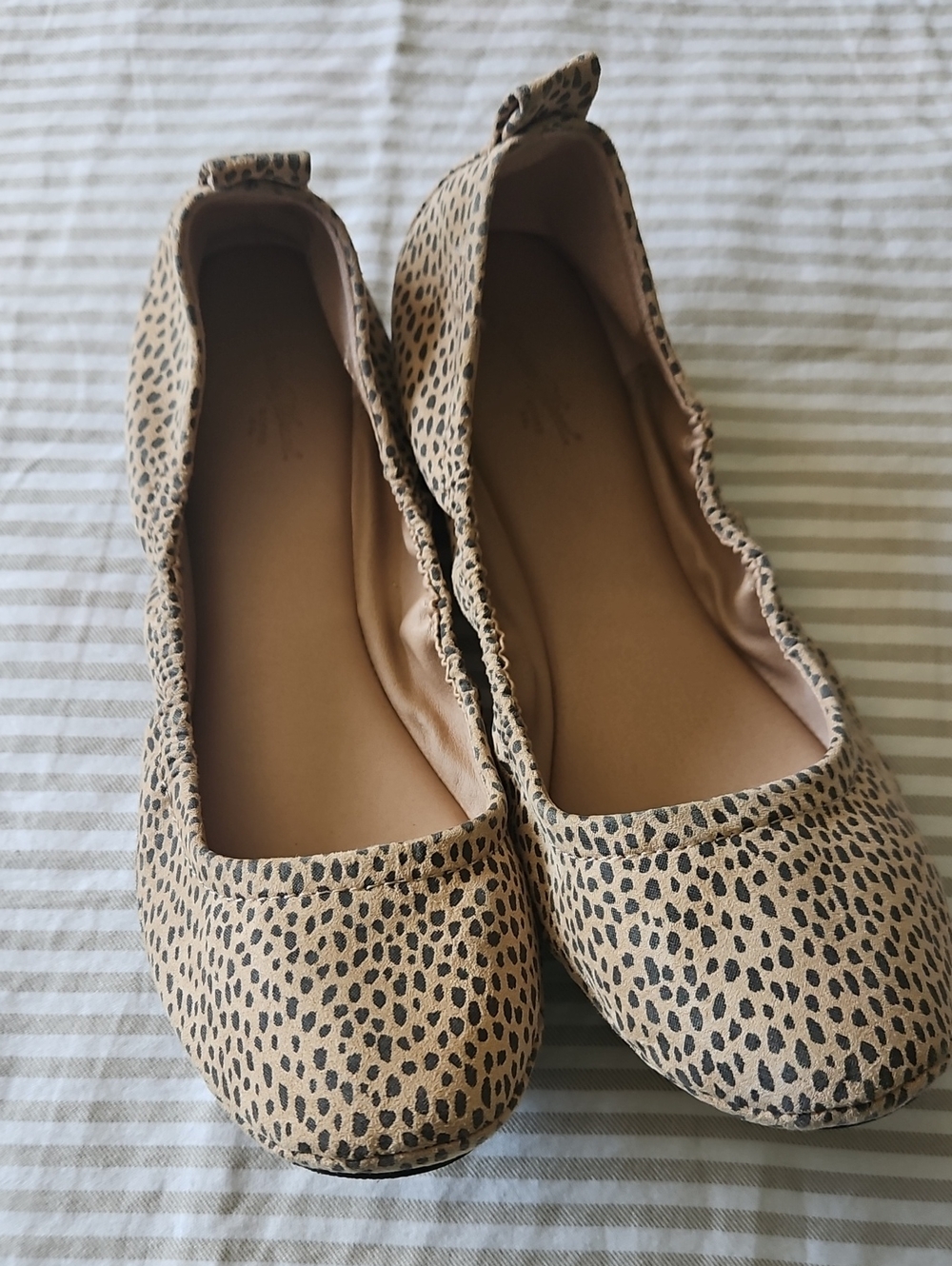 Universal Thread Leopard Print Tan Ballet Flats